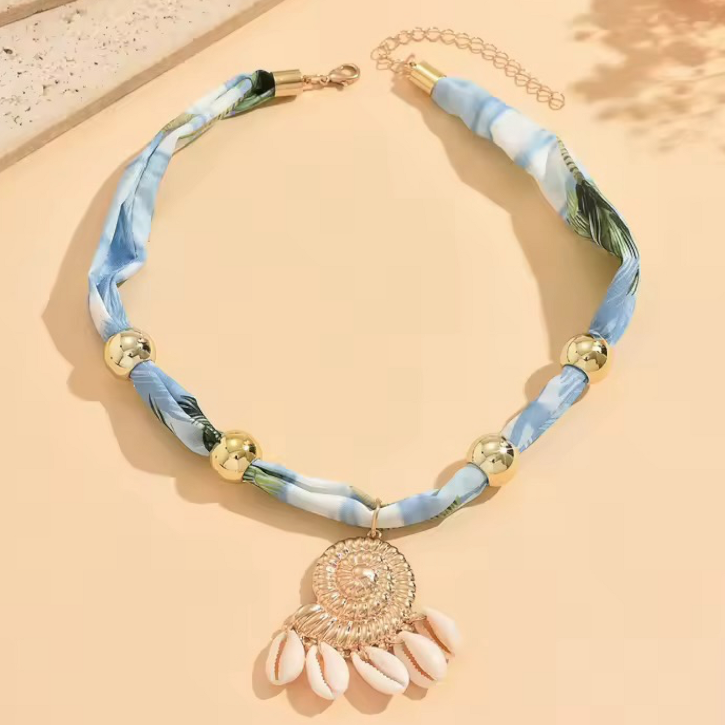 Collar Connie