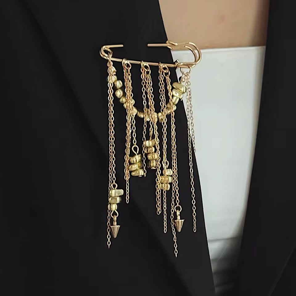 Broche Nadua