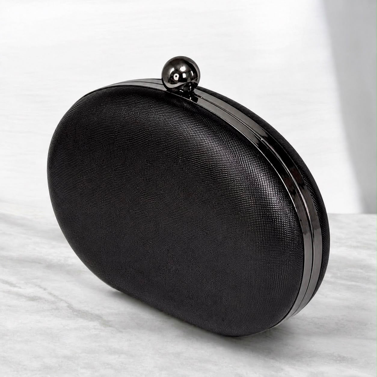 Clutch Ernestina