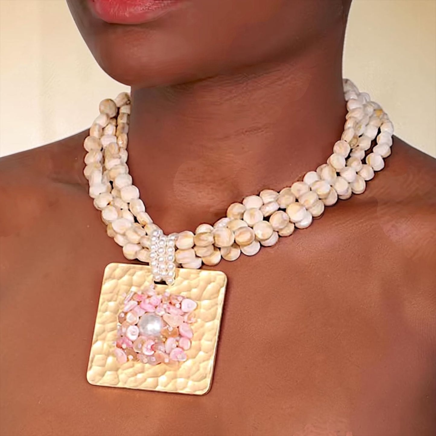 Collar Delfina