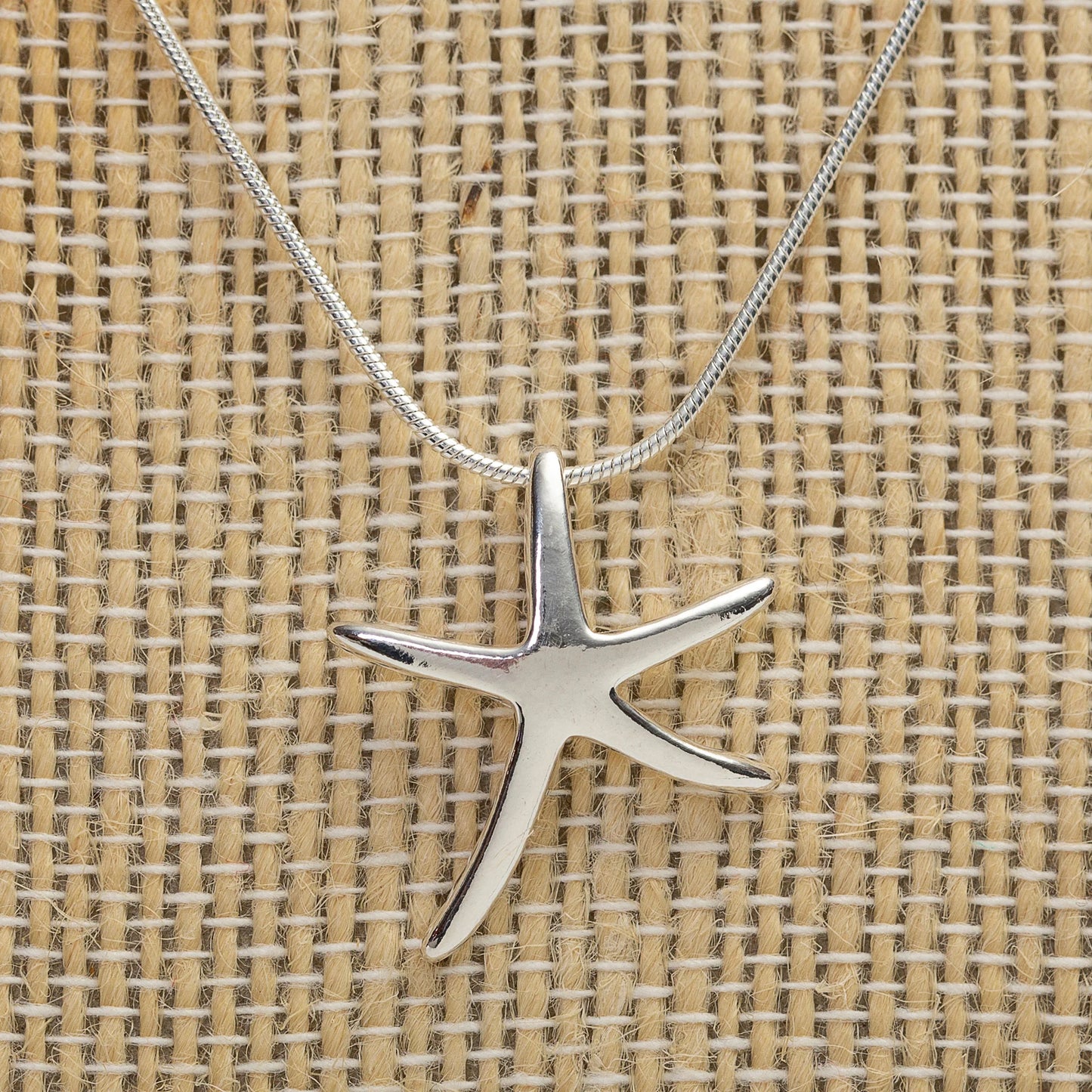 Collar de Plata Asia