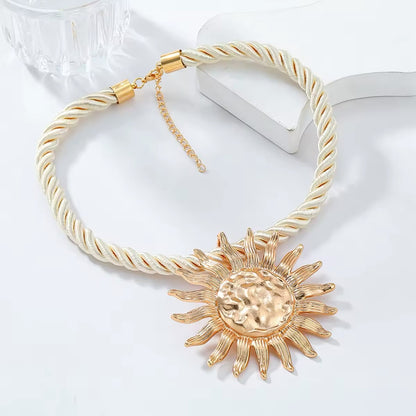 Collar Summer