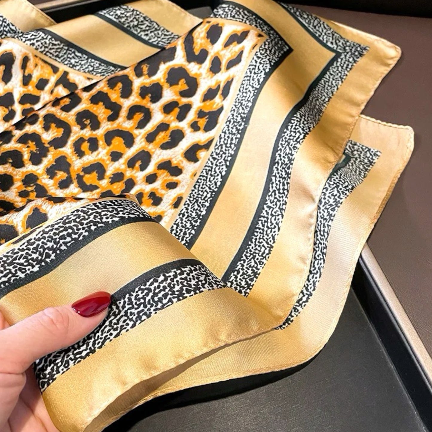 Pañuelo Seda Amina